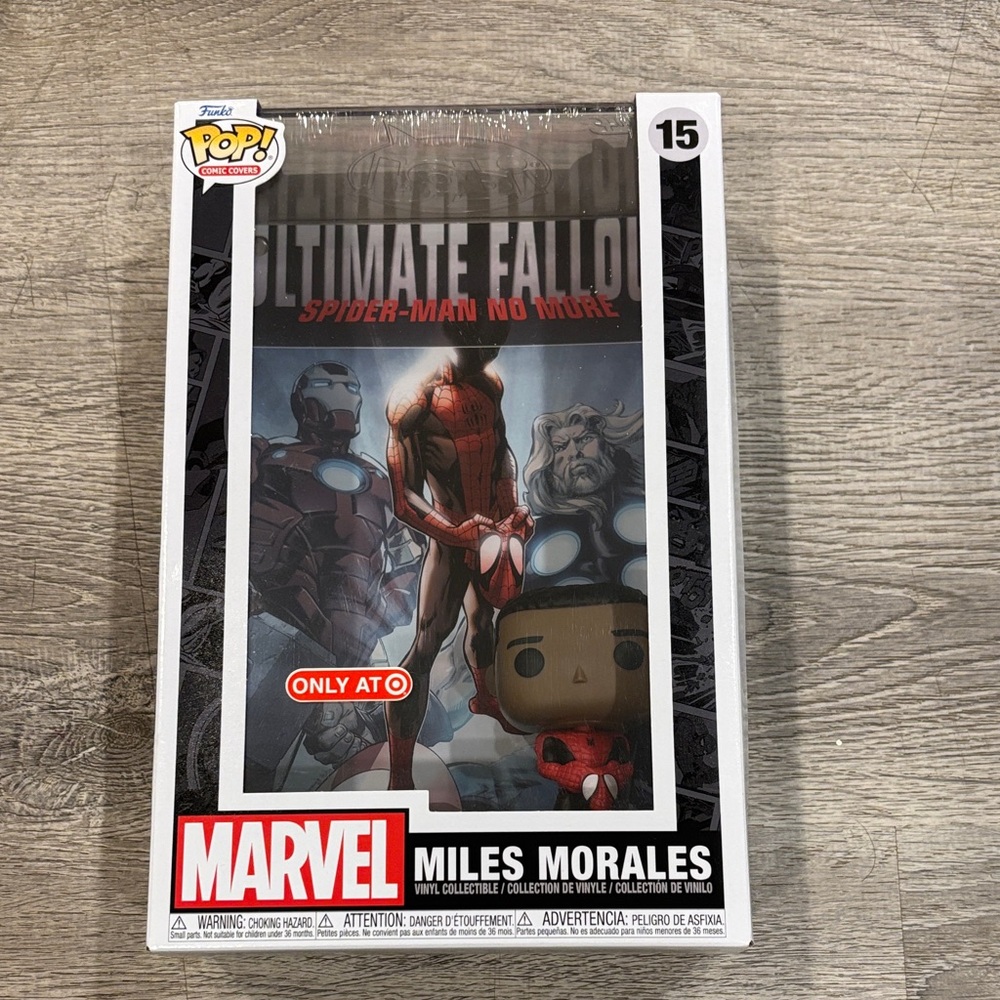 Marvel Pop Comic Covers‎ Ultimate Fallout Figure